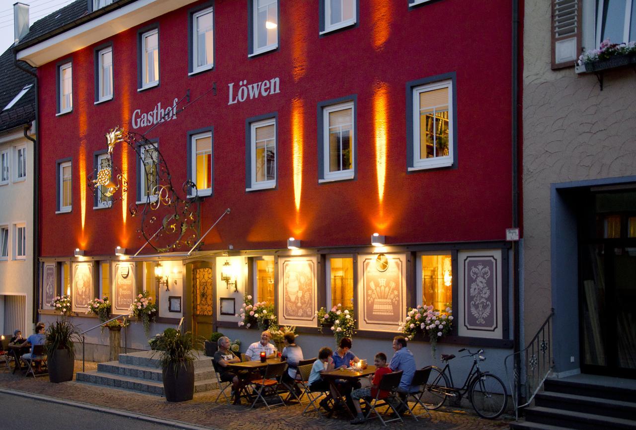 ホテル Gasthaus Loewen ツットリンゲン エクステリア 写真